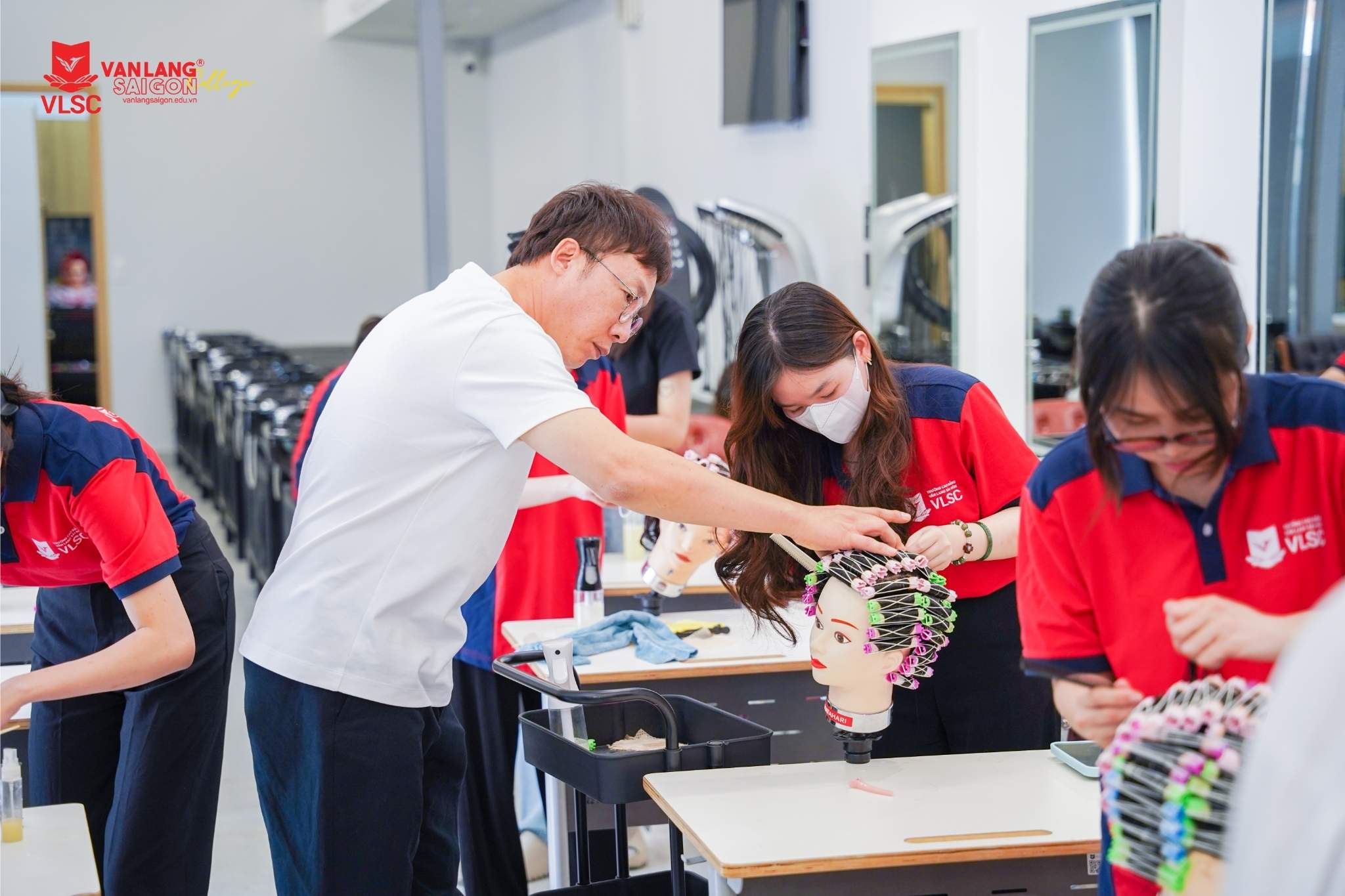 Giảng viên ngành Kỹ thuật tạo mẫu tóc