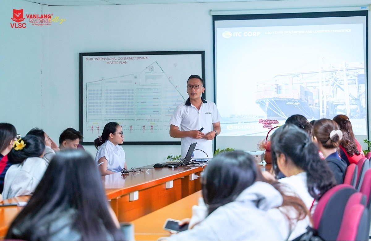 Ngành Logistics