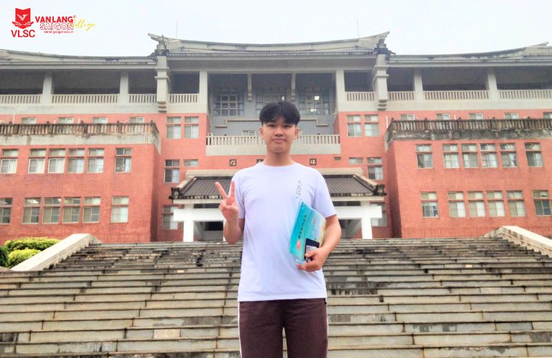 sinh viên Nguyễn Minh Hiếu